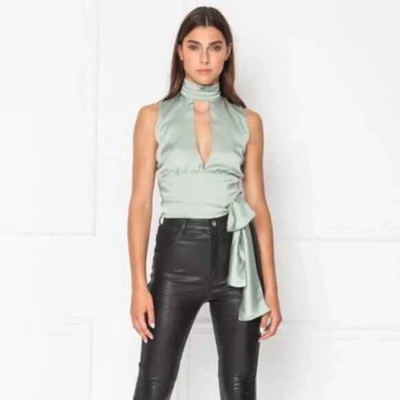 Lamarque Opal Cropped Wrapped High Neck Sleeveless Blouse Black Size Small. - Picture 2 of 10